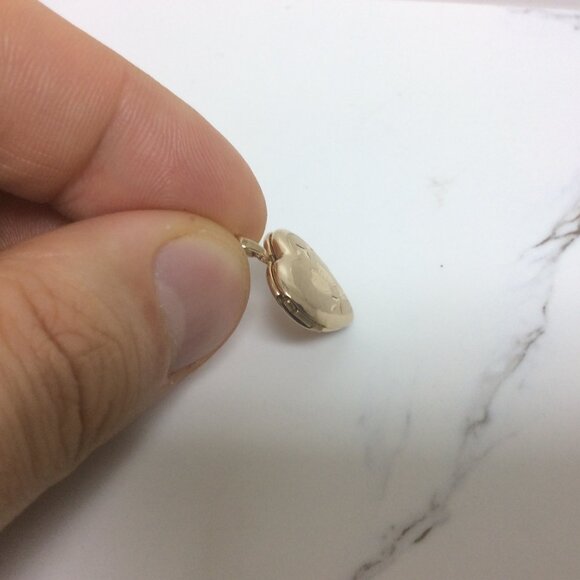 Ladies 14k Yellow Real Gold Heart opening Locket Charm Pendant 2.40 grams - Picture 8 of 9